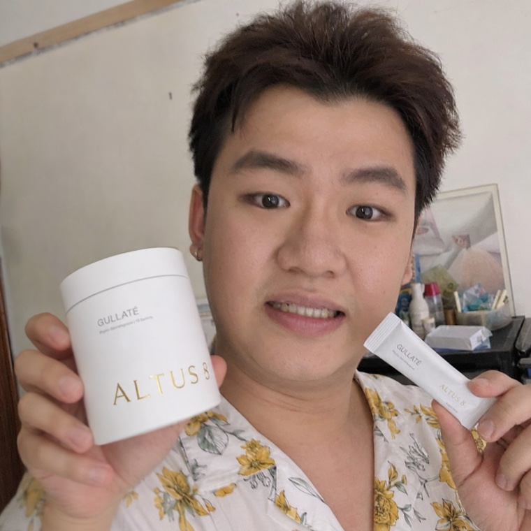 ALTUS 8 member Ben with his GULLATE jar and sachet