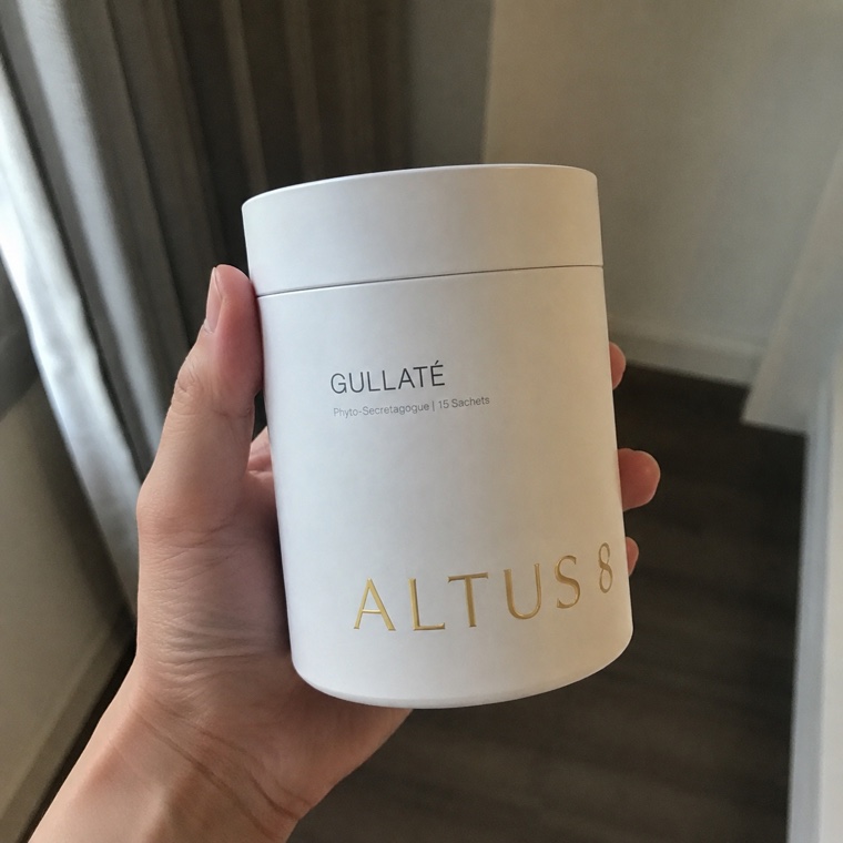 ALTUS 8 member Chloe holding her GULLATE jar